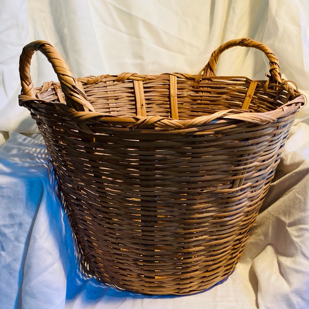 Vintage large woven flat willow basket dual handles crosshatch pattern